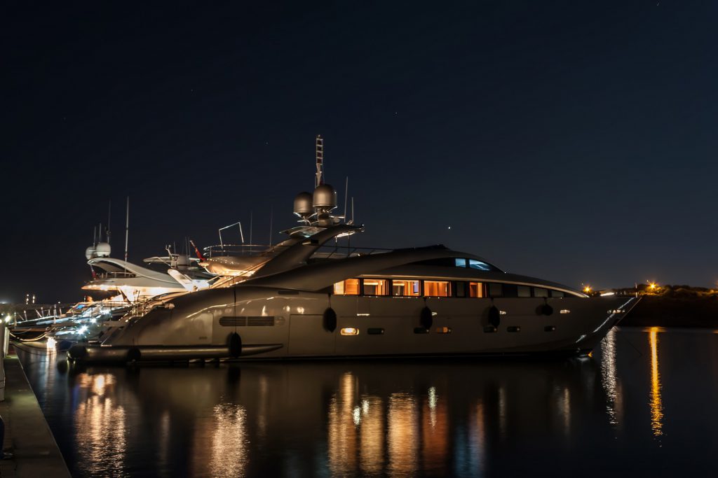 yacht dream meaning, dream about yacht, yacht dream interpretation, seeing in a dream yacht