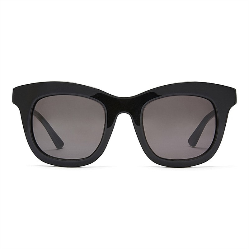 sunglasses dream meaning, dream about sunglasses, sunglasses dream interpretation, seeing in a dream sunglasses